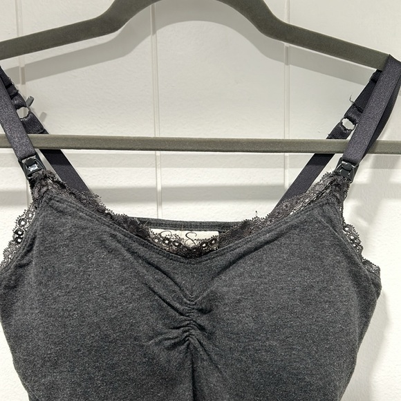 Jessica Simpson maternity and nursing set - Picture 7 of 12